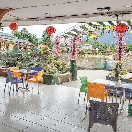 Oyo 3196 Hotel Taman Cinta Singkawang Exteriér fotografie