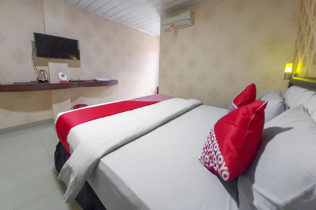 Oyo 3196 Hotel Taman Cinta Singkawang Exteriér fotografie