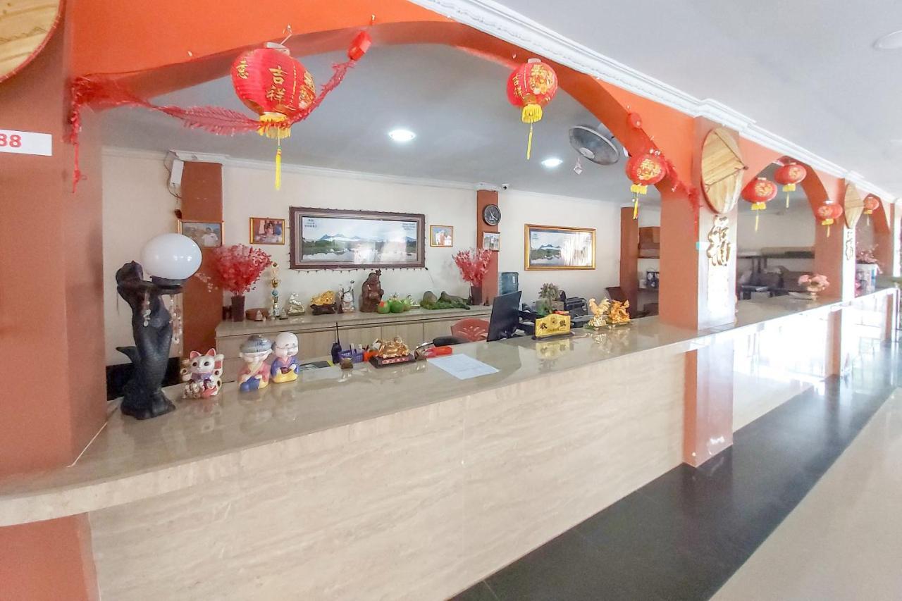 Oyo 3196 Hotel Taman Cinta Singkawang Exteriér fotografie