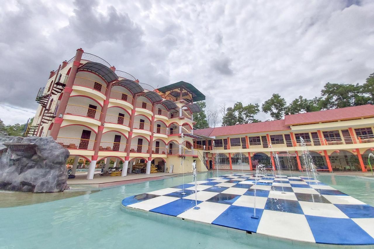 Oyo 3196 Hotel Taman Cinta Singkawang Exteriér fotografie