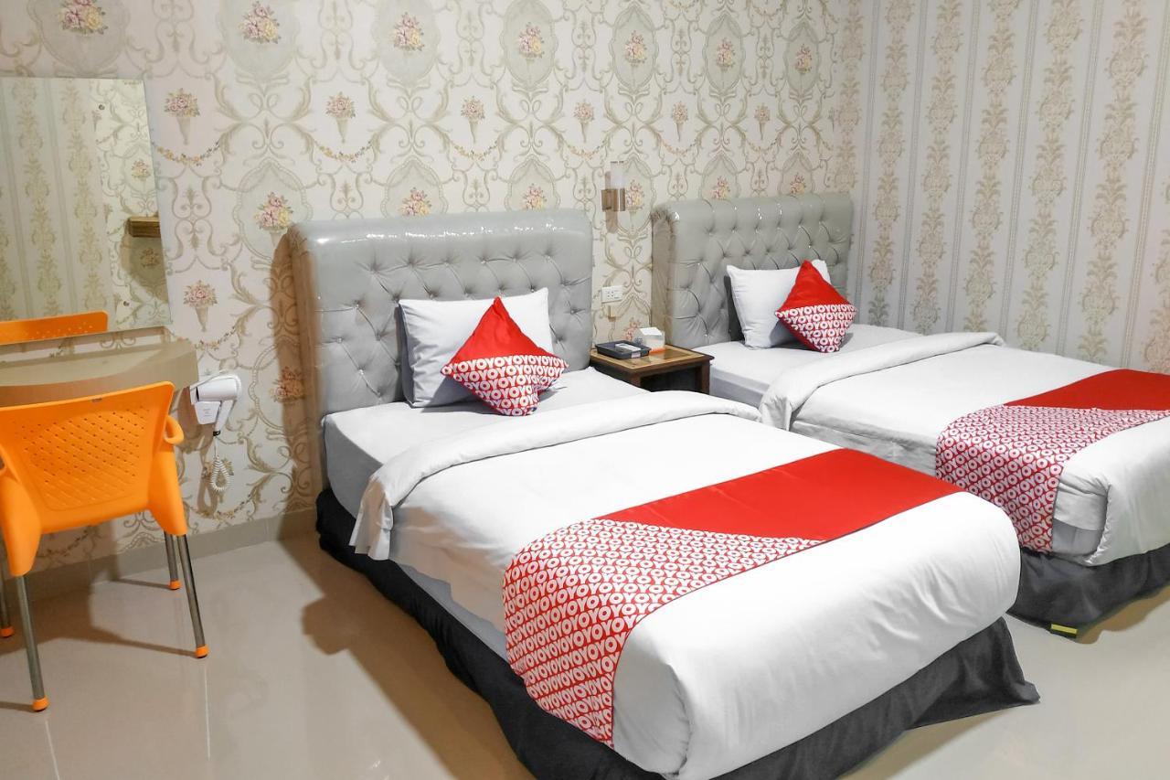 Oyo 3196 Hotel Taman Cinta Singkawang Pokoj fotografie