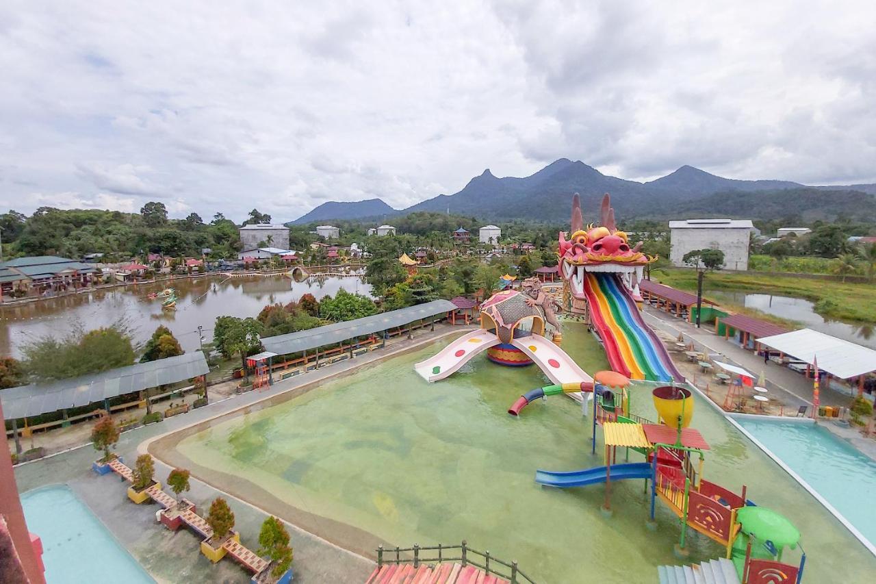 Oyo 3196 Hotel Taman Cinta Singkawang Exteriér fotografie