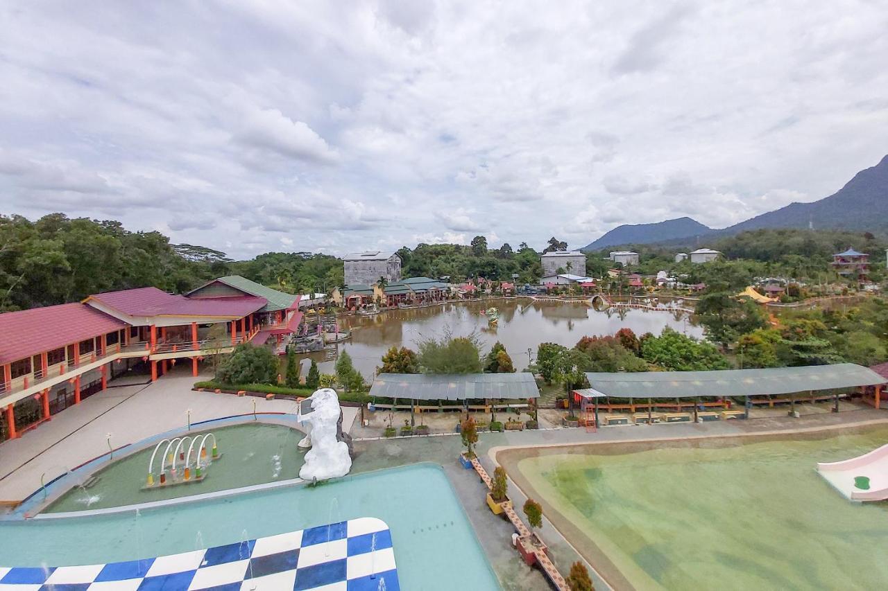 Oyo 3196 Hotel Taman Cinta Singkawang Exteriér fotografie