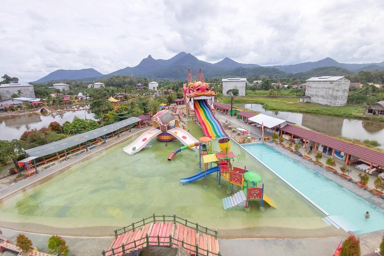 Oyo 3196 Hotel Taman Cinta Singkawang Exteriér fotografie
