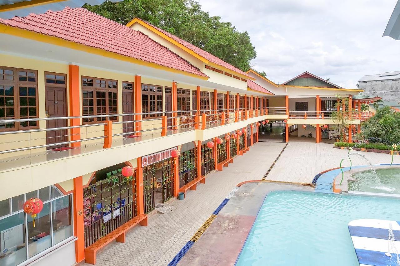 Oyo 3196 Hotel Taman Cinta Singkawang Exteriér fotografie