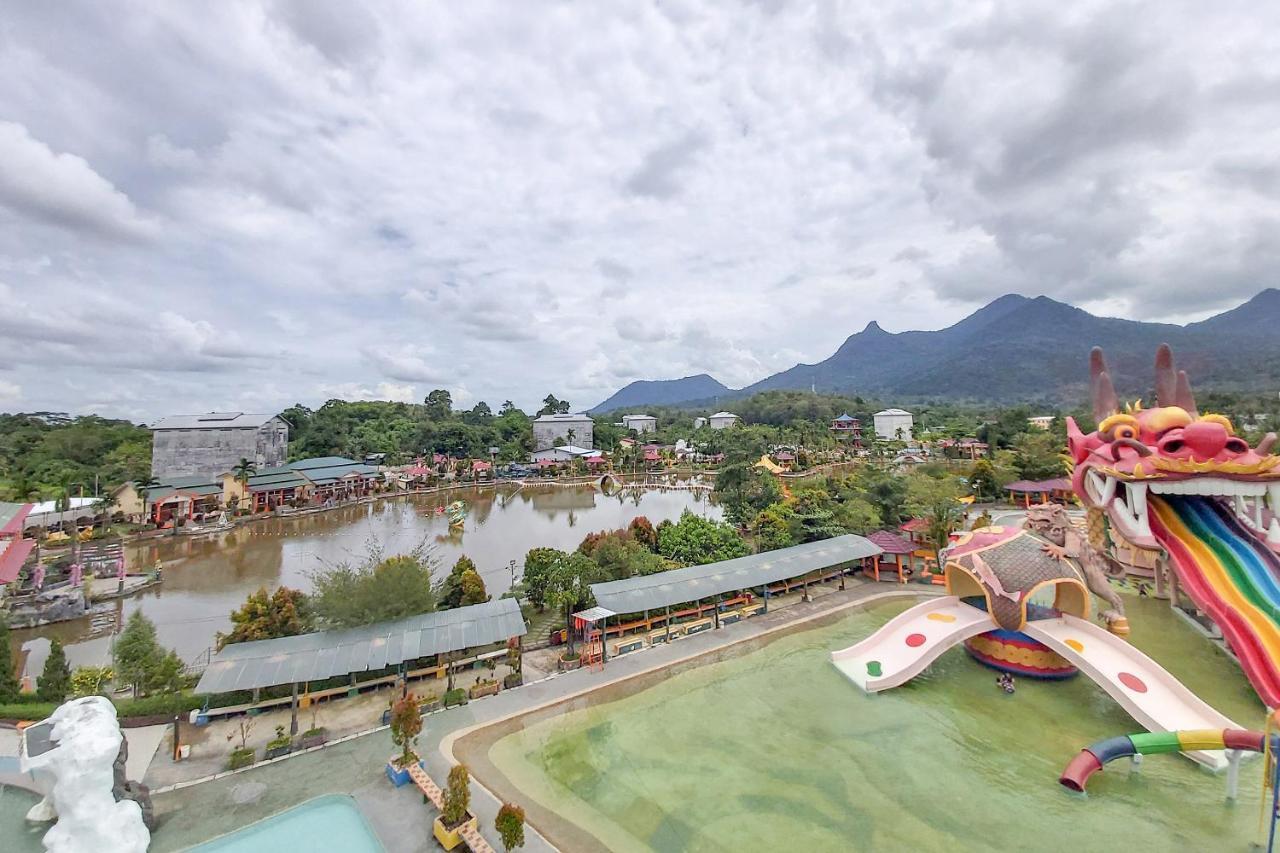 Oyo 3196 Hotel Taman Cinta Singkawang Exteriér fotografie