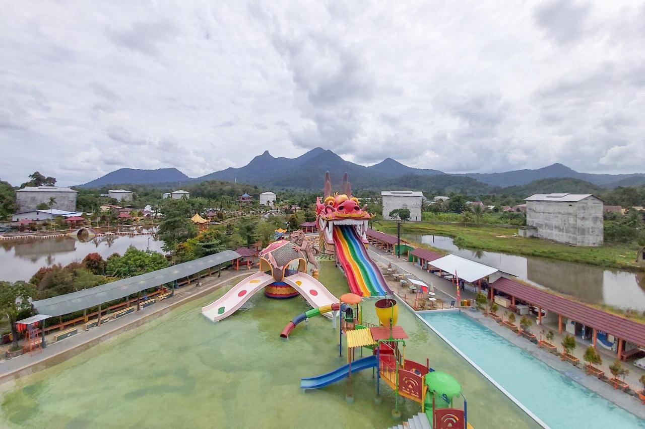 Oyo 3196 Hotel Taman Cinta Singkawang Exteriér fotografie